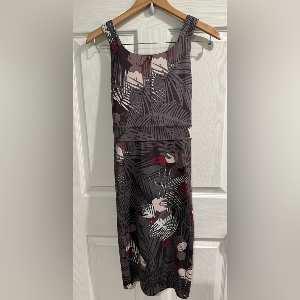 Royal Robbins Tropical Leaf Tank Top Athletic Dress in Black and Gray